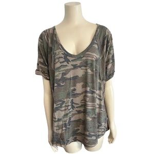 Wishlist Camouflage Camo Green Flowy Rolled Sleeve Top T-shirt Womens S/M V-neck